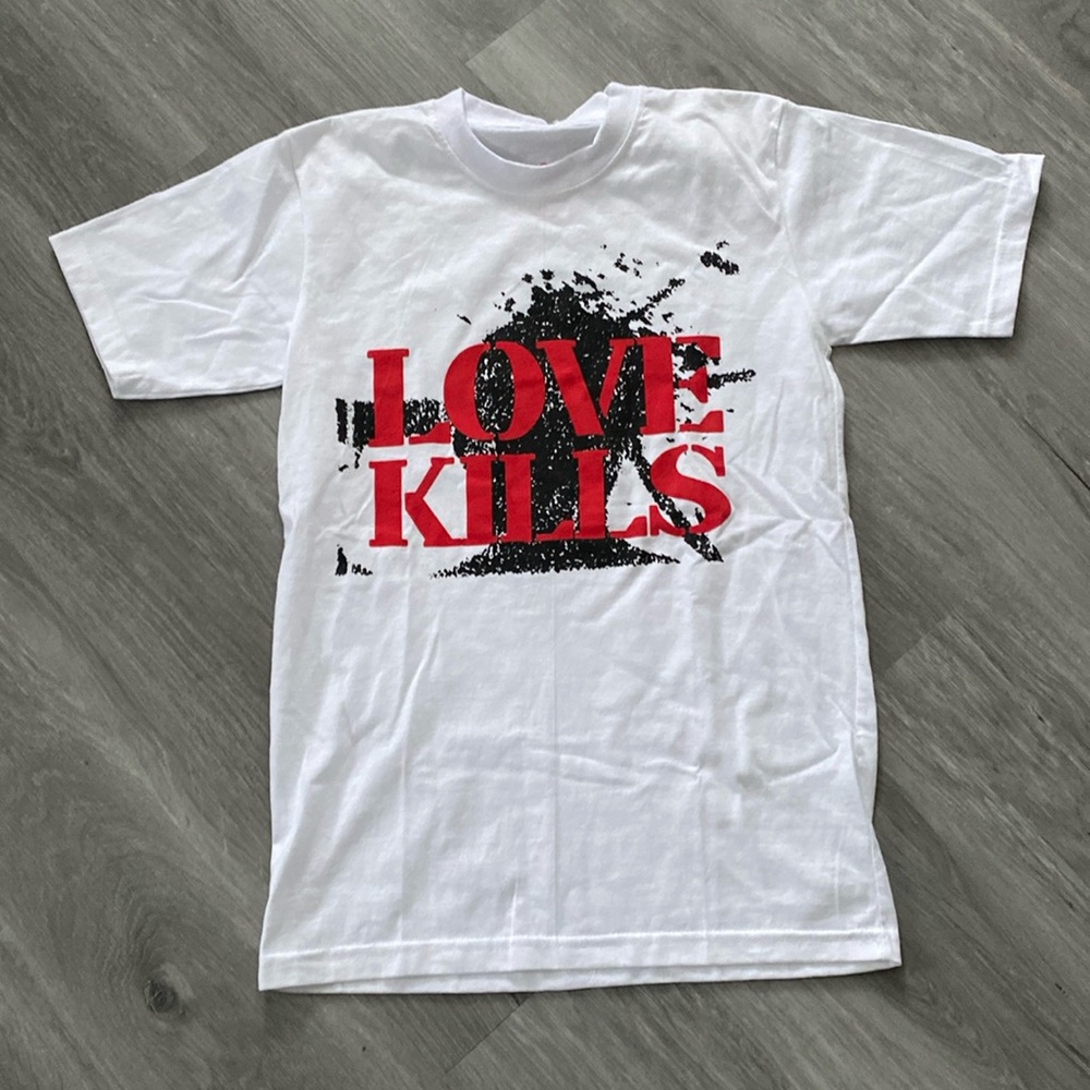 Love kills T shirt